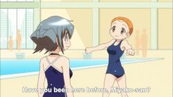 6+girls air_bubble animated anime_screenshot ass blonde_hair blue_eyes blue_hair breasts bubble competition_swimsuit floating glasses goggles green_eyes green_hair hair_ornament hidamari_sketch highres hiro_(hidamari_sketch) holding_breath medium_breasts miyako_(hidamari_sketch) multiple_girls natsume_(hidamari_sketch) nazuna_(hidamari_sketch) nori_(hidamari_sketch) one-piece_swimsuit pool pool_ladder poolside sae_(hidamari_sketch) sound submerged swim_cap swim_goggles swimming swimsuit underwater video water x_hair_ornament yellow_eyes yoshinoya_(hidamari_sketch) yuno_(hidamari_sketch)