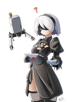 1girl 2b_(nier:automata) automatic_giraffe black_dress black_hairband black_legwear blindfold clothing_cutout commentary dress gloves hairband long_sleeves mole mole_under_mouth nier:automata nier_(series) nintendo pod_(nier:automata) puffy_sleeves short_hair silver_hair simple_background smash_invitation solo super_smash_bros.