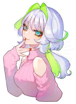1girl :3 aqua_eyes artist_name bare_shoulders closed_mouth clothing_cutout colored_inner_hair cropped_torso eyeshadow finger_to_mouth fingernails green_hair grey_hair kogome_(azalea4) long_fingernails long_hair long_sleeves looking_at_viewer makeup multicolored_hair nail_polish orange_eyeshadow original pink_sweater red_nails shoulder_cutout simple_background sleeves_past_wrists smile solo sweater tsurime twitter_username two-tone_hair upper_body white_background