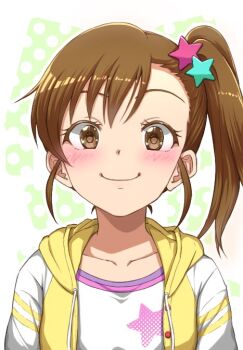 1girl brown_eyes brown_hair closed_mouth collarbone commentary_request futami_mami green_background hair_ornament hood hood_down hoodie idolmaster idolmaster_(classic) looking_at_viewer open_clothes open_hoodie print_shirt shirt shundou_ryuuto side_ponytail sleeveless sleeveless_hoodie smile solo star_(symbol) star_hair_ornament star_print upper_body white_shirt yellow_hoodie