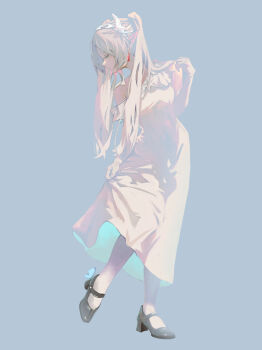 1girl black_shoes block_heels bug butterfly chinese_commentary closed_mouth commentary_request dress earrings elbow_gloves elf expressionless floating_earrings foot_up frieren full_body gloves grey_background guiquan_luochen hand_up highres insect jewelry long_dress long_hair mixed-language_commentary pointy_ears shoes simple_background sleeveless sleeveless_dress solo sousou_no_frieren standing teardrop_earrings turning_head twintails white_dress white_gloves white_hair