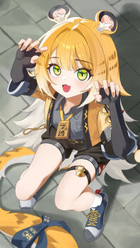 1girl :3 :d absurdres animal_ears black_gloves black_shirt black_shorts blonde_hair blue_shoes bow collared_shirt cropped_jacket evelyn_(evelyn_s072) fingerless_gloves gloves green_eyes highres jacket ju_fufu multicolored_hair o-ring o-ring_thigh_strap open_mouth shirt shoes shorts smile socks solo tail tail_bow tail_ornament thigh_strap tiger_ears tiger_girl tiger_stripes tiger_tail two-tone_hair white_hair white_socks yellow_jacket zenless_zone_zero