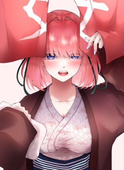blue_eyes blunt_bangs blush breasts cleavage collarbone commentary curtains eyes_visible_through_hair go-toubun_no_hanayome gradient_nails hair_intakes hair_ribbon hand_up highres japanese_clothes kimono large_breasts medium_hair nail_polish nakano_nino obi open_mouth print_kimono red_eyes ribbon sash teeth upper_body upper_teeth_only yukata zr04
