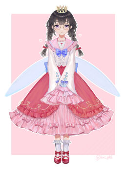1girl black_hair bow braid crown dress_bow fairy fairy_wings glasses hair_bow heart highres kanata_(camaieu_k) kirby_(series) kirby_64 long_hair looking_at_viewer low_twin_braids nintendo pink_background pink_bow pink_skirt purple_eyes red_bow ripple_star_queen simple_background skirt smile socks twin_braids white_socks wings