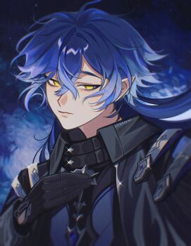 1boy black_coat black_gloves blue_gemstone blue_hair closed_mouth clothing_cutout coat collared_coat commentary crossed_bangs english_commentary eyeliner flins_(genshin_impact) gem genshin_impact glove_cutout gloves highres light_frown loemyn long_hair looking_to_the_side makeup male_focus parted_bangs pointy_ears solo twitter_username upper_body yellow_eyes