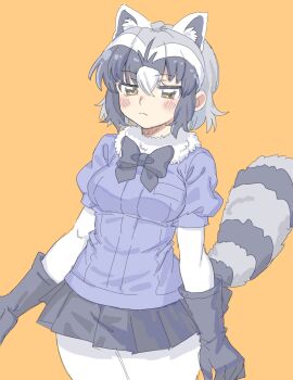 1girl animal_ears black_bow black_bowtie black_gloves black_skirt blue_hair blue_sweater blush bow bowtie common_raccoon_(kemono_friends) cowboy_shot elbow_gloves extra_ears fur_collar gloves grey_hair hair_between_eyes highres houkokukokui kemono_friends multicolored_hair orange_background pantyhose pleated_skirt puffy_short_sleeves puffy_sleeves raccoon_ears raccoon_girl raccoon_tail short_sleeves sidelocks skirt solo sweater tail white_fur white_gloves white_hair white_pantyhose yellow_eyes