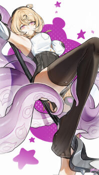 1girl absurdres ahoge arm_out_of_frame arm_up armpits black_hat black_thighhighs blonde_hair breasts character_request chinese_commentary commentary_request dated detached_sleeves foot_out_of_frame hair_between_eyes hair_intakes hat high-waist_shorts highres holding holding_polearm holding_weapon large_breasts looking_at_viewer mole mole_under_mouth parted_lips pink_eyes polearm polka_dot polka_dot_background purple_background shirt short_hair short_shorts shorts signature single_thighhigh sleeveless sleeveless_shirt smile solo star_(symbol) tentacles thighhighs toes weapon white_background white_shirt white_sleeves yidhari_murphy yisjhui zenless_zone_zero