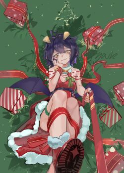 Rule 34 | 1girl, absurdres, ahoge, bare shoulders, bell, belt, belt around waist, black belt, boots, box, breast cutout, breasts, commentary request, cross, cross-shaped pupils, cross facial mark, demon wings, dress, facial mark, fang, forward-facing horns, fur-trimmed boots, fur-trimmed dress, fur collar, fur trim, gift, gift box, green background, hand on own cheek, hand on own face, highres, horns, jingle bell, knees, leash, legs, legs up, looking at viewer, magia baiser, mahou shoujo ni akogarete, medium breasts, pov, purple hair, purple nails, purple wings, red boots, red dress, red ribbon, red wrist cuffs, ribbon, shoe soles, short hair, smug, solo, symbol-shaped pupils, user adpn2522, viewer on leash, wings, wrist cuffs, yellow eyes, yellow horns