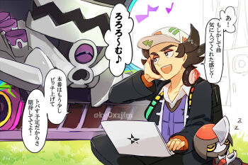 1boy black_eyes black_hair black_jacket black_pants bright_pupils closed_eyes commentary_request computer gen_5_pokemon giacomo_(pokemon) grass hat headphones headphones_around_neck jacket kizami_(hetaisi) laptop long_sleeves male_focus musical_note nintendo one-eyed open_clothes open_jacket open_mouth pants pawniard poke_ball_theme pokemon pokemon_(creature) pokemon_sv purple_vest revavroom shirt short_hair sitting sleeping smile speech_bubble star_(symbol) team_star teeth translation_request upper_teeth_only vest white_hat white_pupils zzz