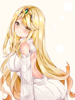1girl ass bare_shoulders blonde_hair breasts cowboy_shot detached_sleeves from_side grey_background high_collar highres large_breasts long_hair looking_at_viewer mythra_(xenoblade) nanase_nao simple_background sleeveless sleeveless_sweater solo sweater tiara white_sweater xenoblade_chronicles_(series) xenoblade_chronicles_2 yellow_eyes