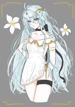 1girl ahoge alternate_costume arm_behind_back arm_strap black_bow blue_eyes bow bow_choker breasts bright_pupils choker closed_mouth collarbone commentary_request cropped_legs curtained_hair double-parted_bangs dress expressionless floral_background flower genderswap genderswap_(mtf) grey_background hair_between_eyes hair_ornament hand_on_own_chest hand_up highres honkai:_star_rail honkai_(series) leaf_hair_ornament long_hair looking_ahead medium_breasts nibiironosky off-shoulder_dress off_shoulder phainon_(honkai:_star_rail) short_dress side-tie_peek side_slit sideboob sideless_dress sideless_outfit solo standing symbol_in_eye thigh_gap thigh_strap thighs very_long_hair white_dress white_flower white_hair yellow_pupils