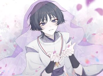 1boy armor baobei_mill black_hair clothing_cutout eyeliner feather_necklace genshin_impact highres japanese_armor japanese_clothes jewelry kariginu kote layered_sleeves makeup necklace pale_skin petals pom_pom_(clothes) purple_eyes purple_veil red_eyeliner scaramouche_(genshin_impact) scaramouche_(kabukimono)_(genshin_impact) shoulder_cutout string teeth veil wanderer_(genshin_impact)