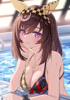 1girl absurdres alternate_costume animal_ears bikini blurry blurry_background blush braid breasts buena_vista_(umamusume) cleavage closed_mouth collarbone commentary_request hair_ornament hairband highres jewelry looking_at_viewer moyashi_toufu necklace partially_submerged pool poolside smile solo swimsuit umamusume water wet