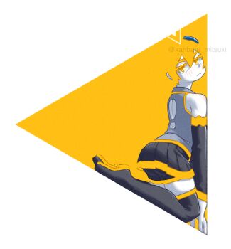 1girl akita_neru back_cutout bare_shoulders black_boots black_shorts black_skirt blonde_hair boots closed_mouth clothing_cutout detached_sleeves grey_shirt highres kanbaru_mitsuki long_sleeves looking_at_viewer miniskirt pleated_skirt shirt shorts shorts_under_skirt skirt sleeveless sleeveless_shirt solo thigh_boots triangle vocaloid yellow_eyes