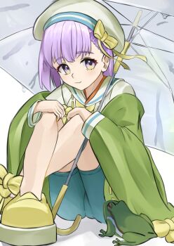 1girl blue_shorts bow breasts commentary_request fate/grand_order fate_(series) green_kimono hair_bow hat japanese_clothes kazuradrop_(fate) kazuradrop_(first_ascension)_(fate) kimono long_sleeves looking_at_viewer purple_eyes purple_hair sailor_collar shoes short_hair short_kimono shorts sitting small_breasts smile solo tassel umbrella white_hat white_sailor_collar wide_sleeves yellow_bow yellow_shoes yugusan5