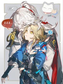 2boys ? ahoge animalization armor battery_indicator black_gloves blonde_hair blue_robe border cat chibi chibi_inset closed_eyes closed_mouth commentary_request cowboy_shot crossed_bangs fingerless_gloves frown gloves grey_background hair_ribbon height_difference high_ponytail honkai:_star_rail honkai_(series) hug hug_from_behind jing_yuan k7_(kk7_000) long_hair long_sleeves looking_at_another male_focus mole mole_under_eye multiple_boys outside_border ponytail red_ribbon ribbon robe shirt shoulder_armor sleeping sleeping_on_person spoken_question_mark spoken_zzz tassel white_border white_hair white_shirt yanqing_(honkai:_star_rail) yellow_eyes zzz