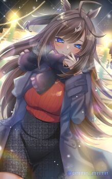 1girl ahoge alternate_costume animal_ears black_skirt blue_coat blue_eyes blue_scarf blush breasts brown_hair closed_mouth coat commentary duramente_(umamusume) hair_between_eyes highres horse_ears horse_girl jacket large_breasts long_hair long_sleeves looking_at_viewer multicolored_hair open_clothes open_coat red_sweater ribbed_sweater scarf skirt smile solo streaked_hair sweater umamusume ummn_mnmn white_hair