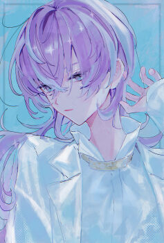 1boy absurdres alternate_costume blue_background blue_hair commentary_request grey_eyes highres hoshirube_sho jacket kumotsu_(9mo2) long_hair long_sleeves looking_at_viewer male_focus multicolored_hair nijisanji parted_lips purple_hair shirt simple_background solo streaked_hair upper_body virtual_youtuber white_jacket white_shirt