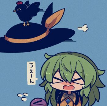 >_< 1girl adapted_costume animal bird black_headwear black_wings blue_background blush buttons closed_eyes collar collared_shirt crow crying diamond_(shape) diamond_button feathered_wings frilled_shirt frilled_shirt_collar frills green_collar green_hair hair_between_eyes hat hat_ornament hat_ribbon komeiji_koishi long_hair long_sleeves nose_blush open_mouth bad_tag red_headwear ribbon shameimaru_aya shameimaru_aya_(crow) shirt simple_background speech_bubble tears theft third_eye tokin_hat touhou translation_request wings yellow_ribbon yellow_shirt zunusama