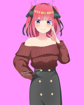 1girl black_ribbon black_skirt blue_eyes blunt_bangs blush butterfly_hair_ornament closed_mouth collarbone go-toubun_no_hanayome hair_ornament hair_ribbon highres looking_at_viewer nakano_nino off-shoulder_shirt off_shoulder pink_background pink_hair red_shirt ribbon shikimura_gazer shirt short_hair skirt smile solo two_side_up