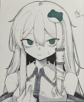 1girl bare_shoulders closed_mouth collared_shirt commentary dated detached_sleeves double-parted_bangs frog_hair_ornament green_eyes hair_between_eyes hair_ornament hair_tubes highres hisha_(kan_moko) kochiya_sanae long_hair looking_at_viewer shikishi shirt signature single_hair_tube sleeveless sleeveless_shirt snake_hair_ornament solo spot_color sweatdrop touhou traditional_media upper_body