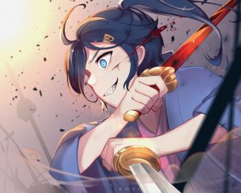 1boy absurdres aoui blood blood_on_face blue_eyes blue_hair commentary dust english_commentary fighting highres holding holding_sword holding_weapon japanese_clothes medium_hair ponytail re:zero_kara_hajimeru_isekai_seikatsu sharp_teeth smile solo sun sword teeth war weapon