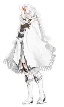 1girl ahoge arm_armor bandage_over_one_eye bandaged_arm bandaged_head bandaged_leg bandages blue_eyes boots braid cloak closed_mouth cloud_ya commission cosplay duet_night_abyss highres honkai_(series) honkai_impact_3rd horns kiana_kaslana knee_boots long_hair looking_at_viewer loose_bandages mutation one_eye_covered phoxhunter_(duet_night_abyss) red_horns signature solo the_girl_in_the_dream_(duet_night_abyss) torn_cloth twin_braids white_background white_boots white_cloak white_hair