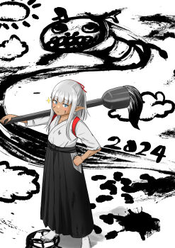 1girl 2024 absurdres black_hakama blue_eyes calligraphy calligraphy_brush dark-skinned_female dark_elf dark_skin elf grey_hair hair_ribbon hakama hand_on_own_hip highres holding holding_calligraphy_brush holding_paintbrush ink ink_on_face japanese_clothes karla_(kono_healer_mendokusai) kono_healer_mendokusai long_sidelocks official_art over_shoulder oversized_object paintbrush pink_ribbon pointy_ears ponytail ribbon sidelocks socks solo tannen_ni_hakkou tasuki white_socks