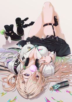 1girl aqua_necktie black_skirt blonde_hair blowing_bubble_gum braid braided_bangs breasts chewing_gum cleavage earrings hair_ornament headphones headphones_around_neck highres id_card jewelry kimagureyouhumi large_breasts lying lynae_(wuthering_waves) mole mole_on_breast nail_polish necktie on_back pleated_skirt purple_eyes roller_skates shirt_tucked_in skates skirt skull_hair_ornament solo spray_can star_(symbol) star_earrings thighs wuthering_waves