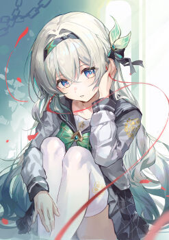 1girl absurdres black_bow black_hairband blue_eyes blue_pupils bow bowtie chain chinese_commentary commentary_request firefly_(honkai:_star_rail) firefly_(spring_missive)_(honkai:_star_rail) gradient_hair green_bow green_bowtie green_hair green_skirt grey_hair grey_sailor_collar hair_between_eyes hair_bow hair_intakes hairband hand_up highres honkai:_star_rail honkai_(series) knees_up long_hair long_sleeves looking_at_viewer multicolored_eyes multicolored_hair parted_lips sailor_collar shirt sitting skirt solo string string_of_fate szi_f thighhighs white_shirt white_thighhighs
