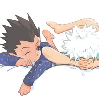 Rule 34 | 2boys, 7enn, blue shirt, brown eyes, brown hair, closed mouth, commentary, gon freecss, holding own hand, hunter x hunter, killua zoldyck, male focus, multiple boys, one eye closed, shirt, short hair, spiked hair, untranslatable commentary, white background, white hair