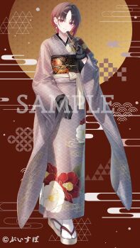 1girl black_gloves black_hair closed_mouth earrings floral_print floral_print_kimono full_body gloves grey_kimono hand_fan hand_up highres holding holding_fan japanese_clothes jewelry kimono kisaragi_ren_(vspo!) long_hair looking_at_viewer multicolored_hair obi official_art print_kimono red_eyes red_hair sample_watermark sandals sash second-party_source short_hair smile socks solo standing tabi toosaka_asagi two-tone_hair virtual_youtuber vspo! watermark white_socks