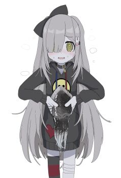 1girl @_@ absurdres bandaged_leg bandages black_bow black_collar black_hoodie blush bow collar grey_hair hair_bow hair_over_one_eye highres holding hood hoodie long_hair long_sleeves looking_at_viewer open_mouth original oyasu_miyo pale_skin simple_background single_thighhigh solo squid tears thighhighs very_long_hair vreparty white_background yellow_eyes
