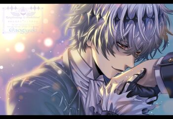 1boy aogiyuki black_crown commentary_request crown diamond_hairband formal_clothes gloves highres jacket long_sleeves male_focus missing_tooth pinstripe_jacket pinstripe_pattern pinstripe_suit pinstripe_vest round_eyewear short_hair skeleton_print skully_j._graves smile solo striped_clothes striped_vest suit sunglasses twisted_wonderland vertical-striped_clothes vertical-striped_vest vest white_hair