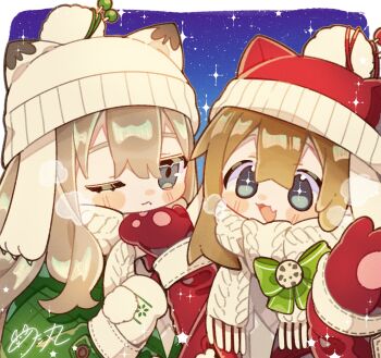 +_+ 2girls :3 :d animal_hat blue_eyes blush_stickers border bow bowtie brown_hair cat_hat christmas closed_mouth coat commentary_request double-parted_bangs fang green_bow green_bowtie green_coat green_eyes hair_between_eyes hat highres kipfel_(vrchat) long_hair long_sleeves mamehinata mittens multiple_girls notamaru_2 open_mouth outside_border red_coat red_hat red_mittens santa_costume scarf skin_fang smile star_(sky) starry_sky_background upper_body vrchat white_border white_hat white_mittens white_scarf