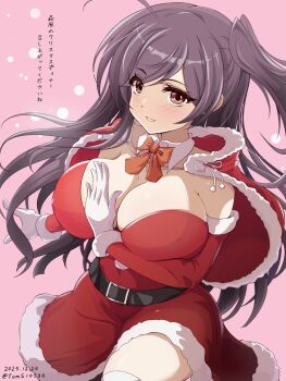 1girl ahoge blush breasts brown_eyes capelet cleavage cowboy_shot dated dress fur_trim gloves hagikaze_(christmas)_(kancolle) hagikaze_(kancolle) highres kantai_collection large_breasts long_hair looking_at_viewer official_alternate_costume one_side_up pink_background purple_hair red_capelet ribbon santa_costume santa_dress smile solo thighhighs toms twitter_username white_gloves white_thighhighs