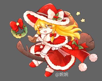 Rule 34 | 1girl, alternate costume, bow, braid, broom, broom riding, capelet, chinese commentary, christmas, commentary request, deformed, dress, full body, fur-trimmed capelet, fur-trimmed headwear, fur trim, grey background, hair bow, hat, hat bow, highres, holding, holding sack, kirisame marisa, looking at viewer, mittens, open mouth, red bow, red capelet, red dress, red hat, sack, side braid, simple background, single braid, smile, solo, touhou, white bow, white mittens, witch hat, wu yu wanwan, yellow eyes