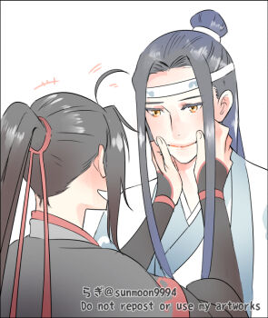 +++ 2boys ahoge black_hair black_hanfu blush chinese_clothes closed_mouth commentary_request couple fingersmile hair_ribbon hands_on_another's_face hanfu headband high_ponytail lan_wangji letterboxed long_hair long_sleeves looking_at_another male_focus modao_zushi multiple_boys open_mouth ponytail red_ribbon ribbon robe sidelocks simple_background smile sunmoon9994 topknot twitter_username upper_body wei_wuxian white_background white_hanfu white_headband yaoi yellow_eyes