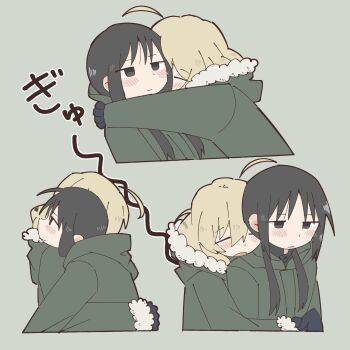 2girls black_eyes black_gloves black_hair blonde_hair blush chito_(shoujo_shuumatsu_ryokou) closed_mouth commentary gloves green_background green_jacket highres hood hooded_jacket hug hug_from_behind jacket multiple_girls shoujo_shuumatsu_ryokou simple_background twintails yoyohachi yuri yuuri_(shoujo_shuumatsu_ryokou)