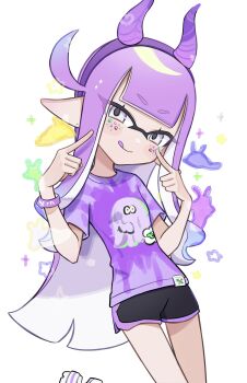 1girl :q black_shorts blunt_bangs dolphin_shorts fake_horns highres horns inkling inkling_girl inkling_player_character leg_up long_hair looking_at_viewer nintendo pink_hair pointing pointing_at_self psya_ma purple_shirt shirt short_sleeves shorts simple_background smile solo splatoon_(series) tagme tentacle_hair tongue tongue_out white_background