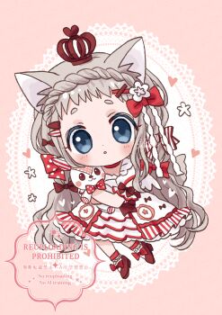 1girl absurdres animal_ears blonde_hair blue_eyes bow braid cat_ears chibi chibi_only chiko_(star_pocco) commentary_request crown crown_braid dress fashion hair_bow highres holding holding_stuffed_toy lolita_fashion long_hair looking_at_viewer original red_shoes shoes solo stuffed_animal stuffed_toy sweet_lolita watermark white_dress wings