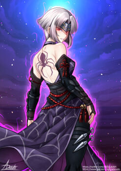 1girl adsouto arm_guards back_tattoo breasts forehead_protector grey_hair headband highres kumori_(ninja_gaiden) kunai looking_at_viewer ninja ninja_gaiden ninja_gaiden_ragebound red_eyes short_hair solo spider_tattoo tattoo weapon