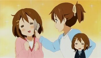 2girls =_= animated animated_gif anime_screenshot blush_stickers hirasawa_ui hirasawa_yui imagining k-on! lowres money money_slap multiple_girls raglan_sleeves siblings sisters slapping