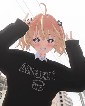 +_+ 1girl 3d ahoge black_sweater blender_(medium) blonde_hair blush bright_pupils cel_rendering clothes_writing collared_shirt day double_v english_text grin highres long_sleeves looking_at_viewer medium_hair multicolored_eyes multicolored_hair orange_hair outdoors overcast pink_eyes power_lines print_sweater purple_eyes rinne_(rinrinne) rinrinne rinrinne39_(artist) shirt sky sleeves_past_wrists smile solo streaked_hair sweater teeth two_side_up upper_body v virtual_youtuber white_pupils white_shirt
