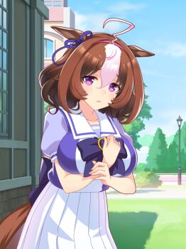 1girl absurdres ahoge animal_ears arms_under_breasts artist_request back_bow bare_arms blue_bow blue_bowtie blue_ribbon blue_shirt blue_sky bow bowtie breasts brooch brown_hair building cloud collarbone cowboy_shot day dot_nose ear_ribbon expressionless eyelashes game_cg grass hair_between_eyes hairband hand_on_own_arm hand_on_own_chest high-waist_skirt highres horse_ears horse_girl horse_tail horseshoe_ornament jewelry lamppost large_breasts light_blush looking_at_viewer medium_hair meisho_doto_(umamusume) multicolored_hair official_art open_mouth outdoors path pink_hairband pleated_skirt puffy_short_sleeves puffy_sleeves purple_eyes ribbon road sailor_collar school_uniform shade shirt short_sleeves skirt sky solo standing streaked_hair tail tracen_school_uniform tree triangle_mouth two-tone_hair two-tone_shirt umamusume white_hair white_sailor_collar white_shirt white_skirt