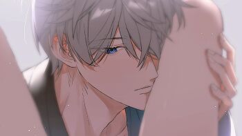 1boy 1girl black_shirt blue_eyes closed_mouth commentary_request couple grey_hair gymnopedies2 hair_between_eyes hair_over_one_eye hand_on_another's_thigh head_between_legs head_between_thighs hetero highres love_and_deepspace male_focus protagonist_(love_and_deepspace) shirt short_hair upper_body xavier_(love_and_deepspace)