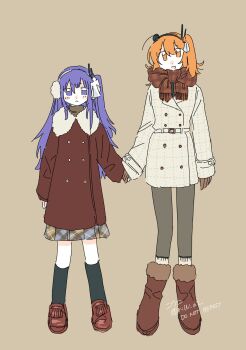 2girls :< a.i._voice adachi_rei alternate_costume belt black_socks boots brown_background brown_boots brown_gloves brown_scarf buttons coat double-breasted earmuffs full_body fur-trimmed_coat fur_trim gloves grey_pantyhose hair_ornament hashtag-only_commentary highres holding_hands kneehighs long_hair long_sleeves looking_at_viewer medium_hair multiple_girls niwani_(niw_a2) one_side_up open_mouth orange_eyes orange_hair pantyhose plaid_clothes plaid_scarf plaid_skirt purple_eyes purple_hair scarf shikigami side-by-side simple_background skirt smile socks standing tsukumo_shion twitter_username utau winter_clothes winter_coat