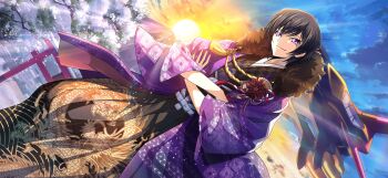 1boy aircraft artist_request backlighting black_hair black_hakama black_kimono blue_sky closed_mouth cloud code_geass code_geass:_lost_stories crossed_arms dragon_print dutch_angle flower_knot fur_collar game_cg hakama half-closed_eyes haori happy highres japanese_clothes kimono lelouch_vi_britannia long_sleeves looking_at_viewer male_focus non-web_source official_art orange_sky outdoors print_hakama purple_eyes purple_haori rope short_hair sidelocks sky smile snow solo standing sun sunlight sunrise tassel torii tree wide_sleeves