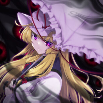 1girl blonde_hair bow closed_mouth commentary dress frilled_umbrella frills from_side gap_(touhou) hair_between_eyes hair_bow hat hat_ribbon highres holding holding_umbrella long_hair long_ribbon looking_at_viewer mob_cap parasol purple_eyes purple_pupils purple_tabard red_bow red_ribbon ribbon seru_(cell_495) sidelocks smile solo split_mouth tabard touhou umbrella upper_body very_long_hair white_dress white_hat white_umbrella yakumo_yukari