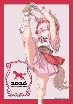 1girl animal animal_ears blue_eyes brown_hair commentary_request extra_ears gloves hair_ornament happy_new_year highres horse_ears horse_girl horse_tail kemono_friends kosai_takayuki long_hair looking_at_viewer multicolored_hair new_year nontraditional_miko pink_background pink_hair ponytail sandals shinme_(kemono_friends) simple_background skirt solo tabi tail two-tone_hair zouri